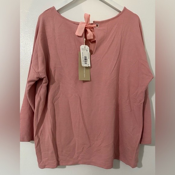 BNWT bow at back top - Picture 2 of 2